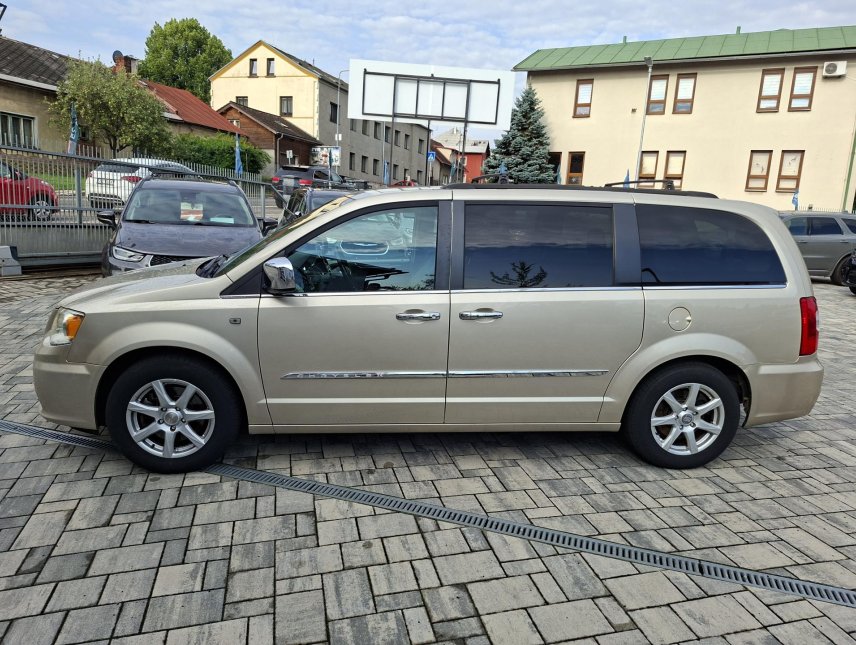 Chrysler Town & Country, 3,6L 7míst, LPG, tažné, 2xkola