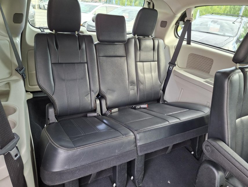 Chrysler Town & Country, 3,6L 7míst, LPG, tažné, 2xkola