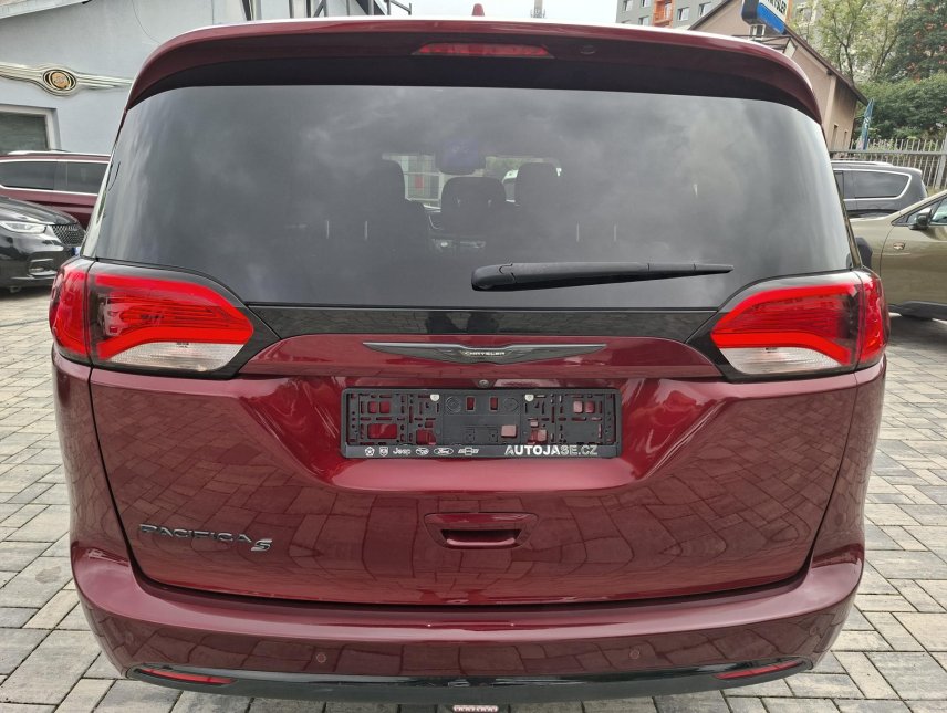 Chrysler Pacifica, 3,6L V6 SPORT,DVD,ALU kola R20