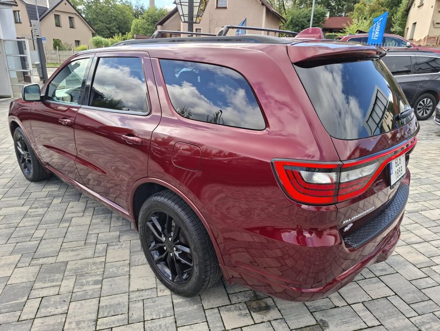 Dodge Durango, 5,7L HEMI 4x4,7míst,tažné,LPG