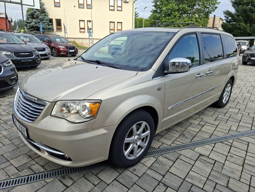 Chrysler Town & Country, 3,6L 7míst, LPG, tažné, 2xkola