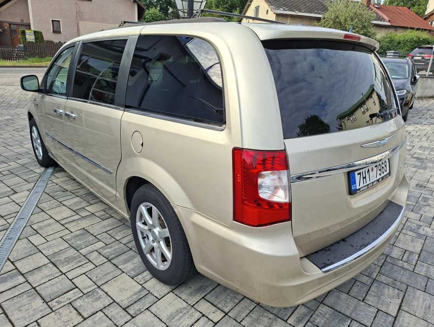 Chrysler Town & Country, 3,6L 7míst, LPG, tažné, 2xkola
