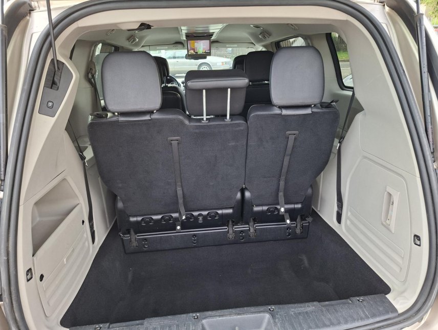 Chrysler Town & Country, 3,6L 7míst, LPG, tažné, 2xkola