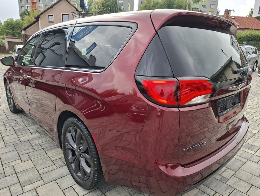 Chrysler Pacifica, 3,6L V6 SPORT,DVD,ALU kola R20